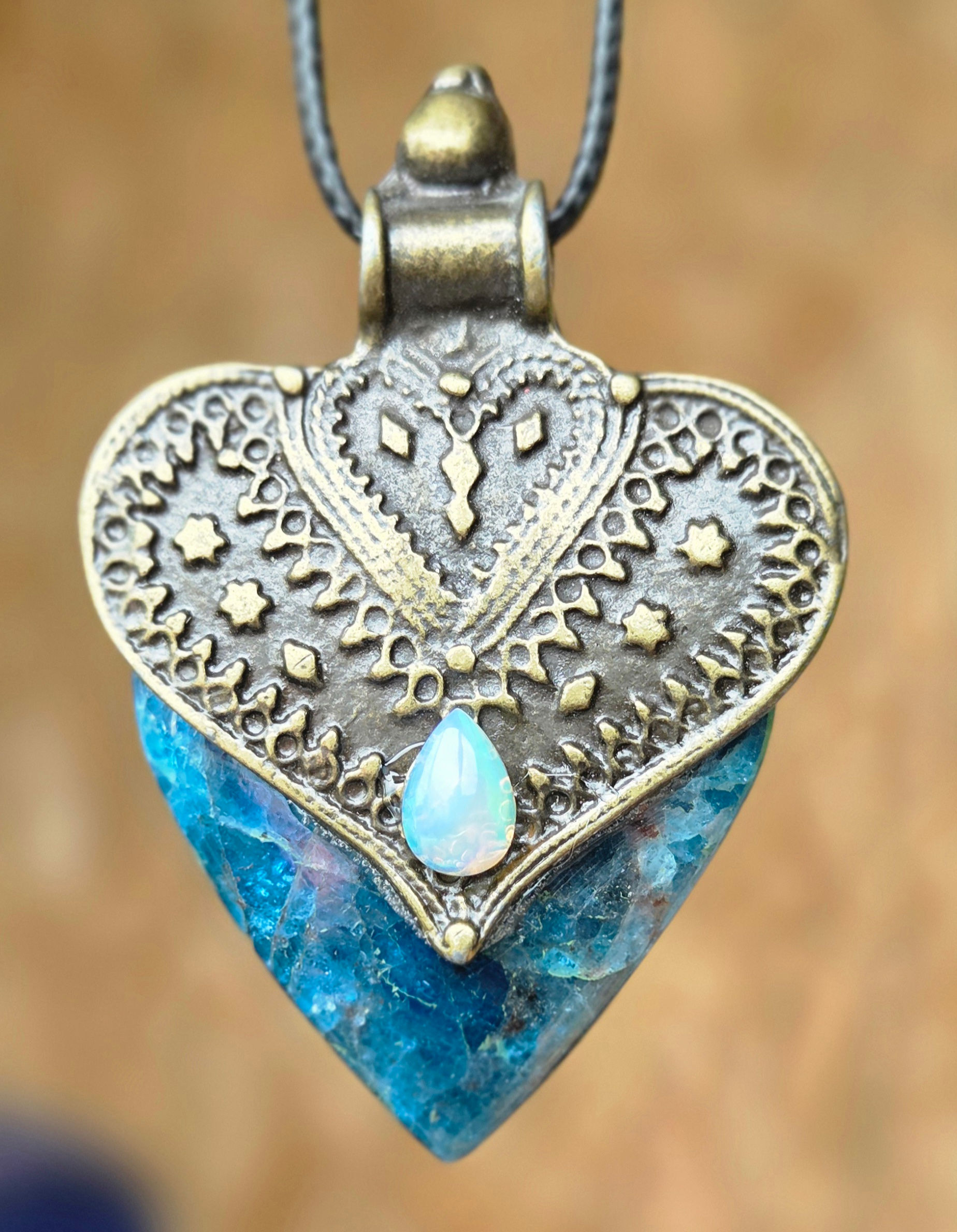 Apatite & opale