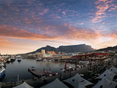 cape-town-va-waterfront-table-mountain-66200.webp