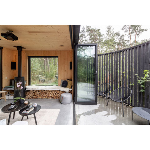 Interieur van Bosvilla Zwarte Zwaan met open keuken en zitruimte