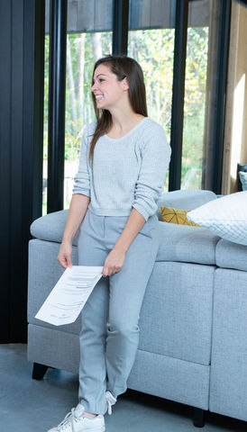 Model tijdens Cloudpillo fotoshoot in Bosvilla Zwarte Zwaan