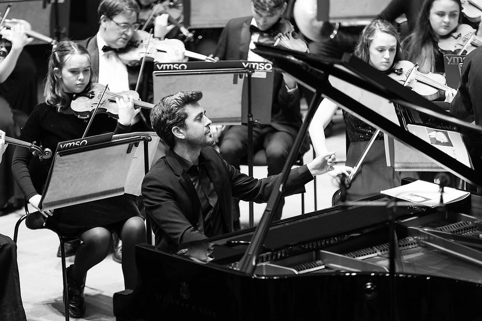 Poulenc Piano Concerto with London Euphonia Orchestra