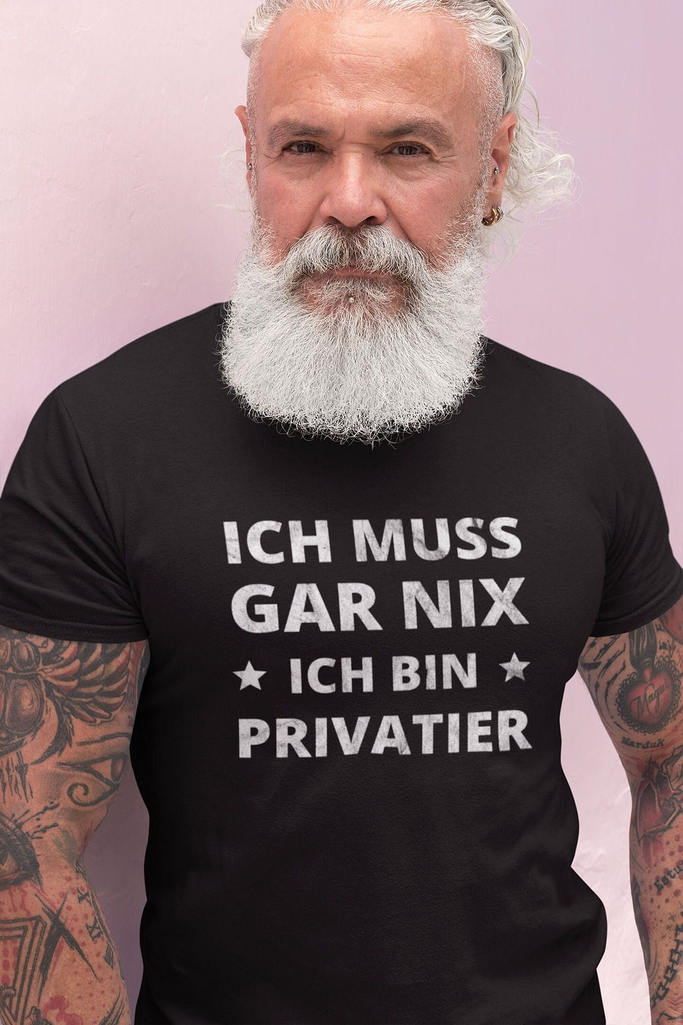 Ich muss gar nix – Lustiges Privatier Spruchshirt