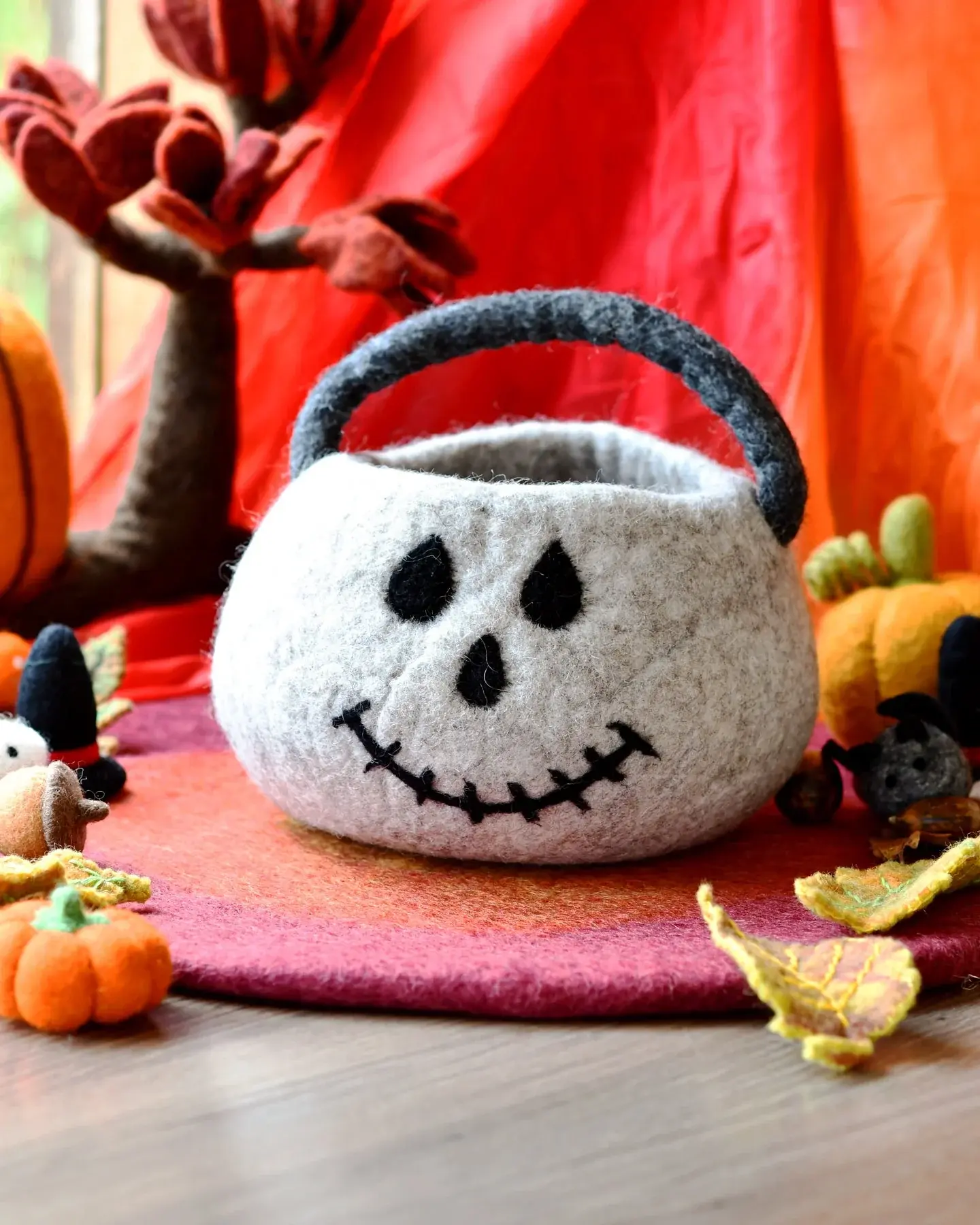 Felt Trick-Or-Treat Spooky Skull Bag