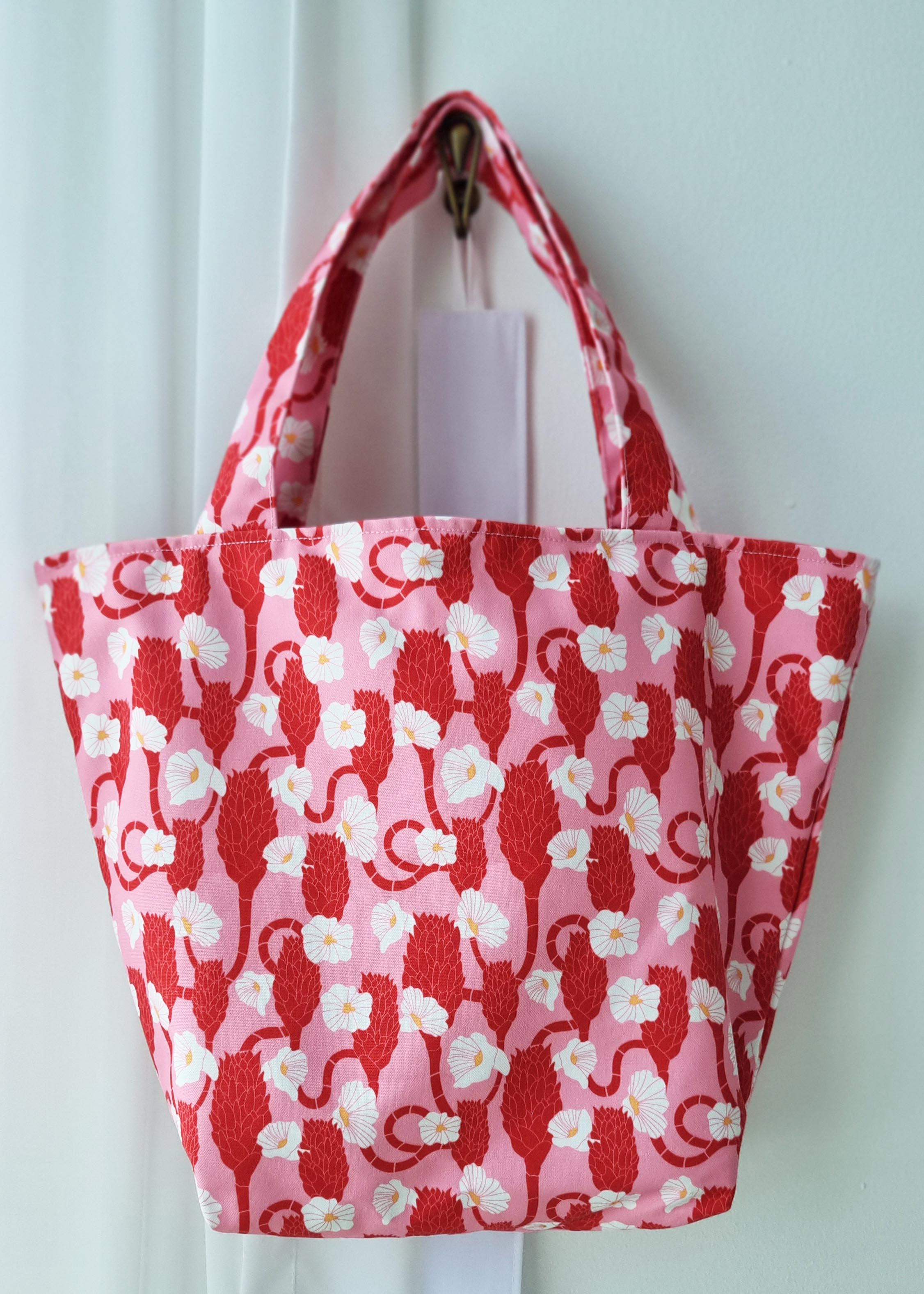 The Costus Travel Bag