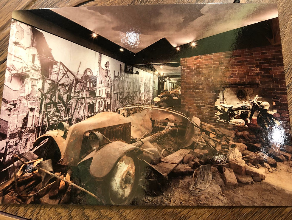 Thumbnail: Postkarten-Set PS.SPEICHER 1: Zerstörte Autos, Kriegsszenen