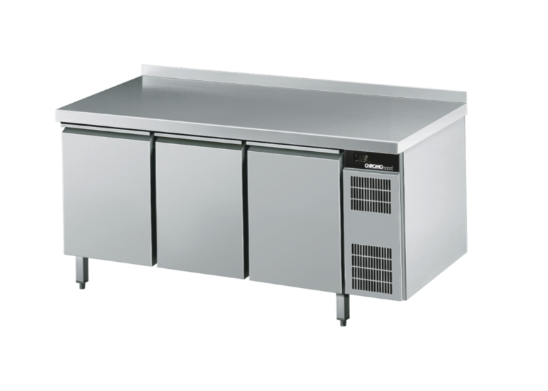 Kühltisch GN 1/1, 3 Türen, mit Tischpl, hinten auf, Zentralkühlung