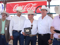 Subastan ganado de registro de campeones en ExpoGan