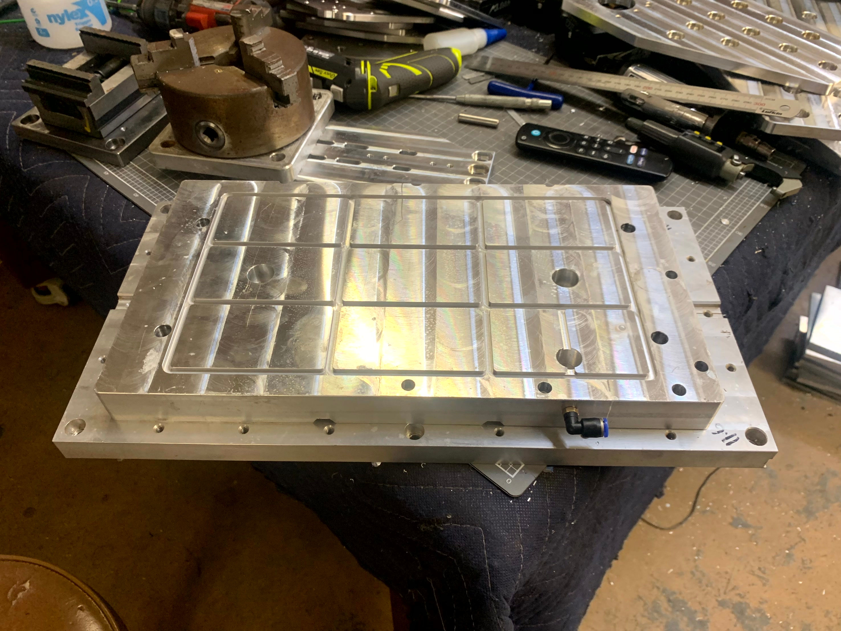 Tomahawk Vacuum plate