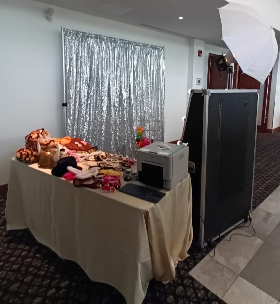 rent mirror graduation port perry photo booth