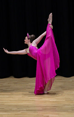 Graceful Standing split