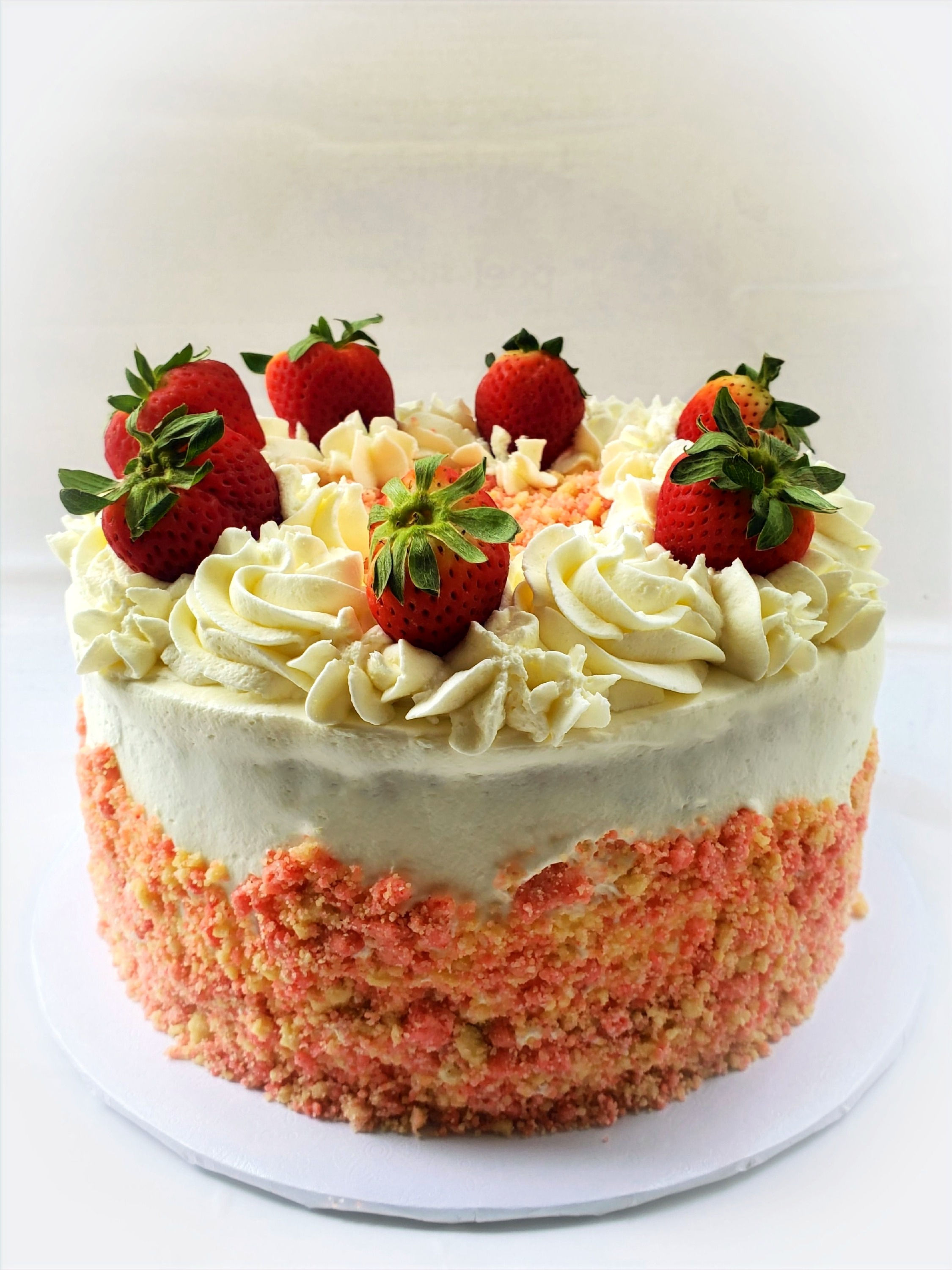 Strawberry Crunch Cake & Cheese Cake