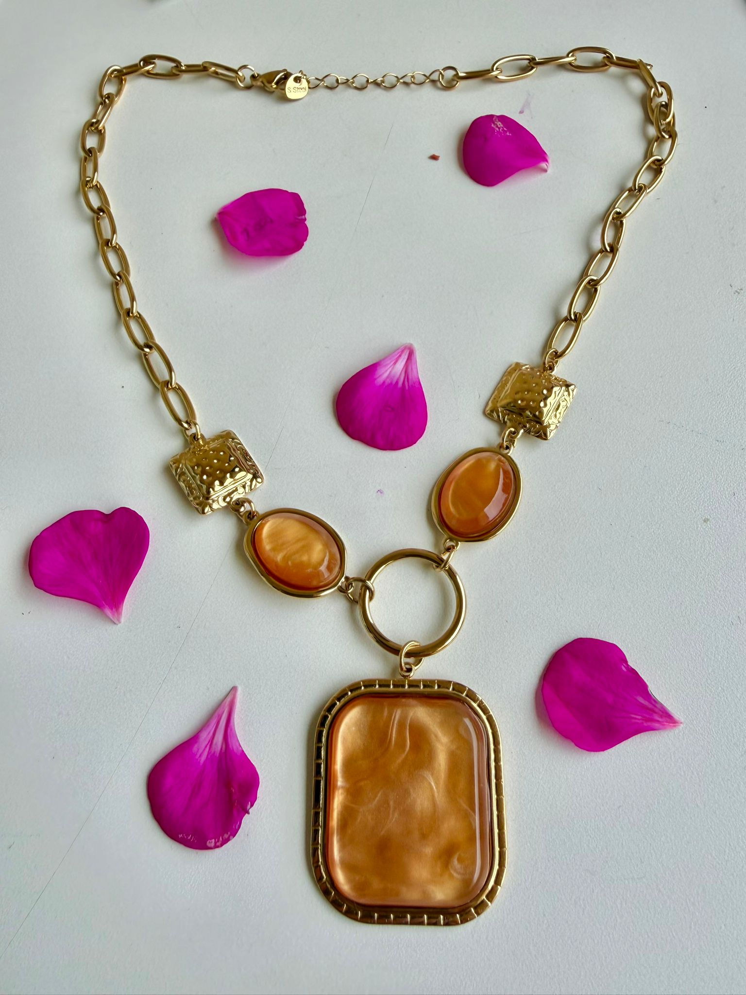 Collar Gargantilla Fend Caramelo