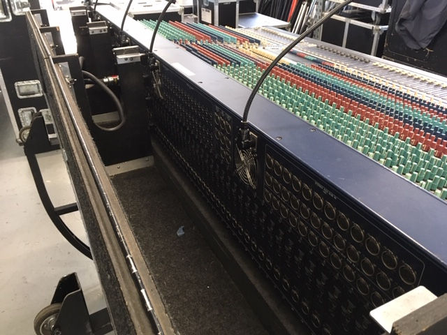 Miniaturebillede: Yamaha PM5000-52 Analog Mixing Consoles (SOLD)