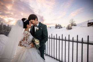 Hochzeitsfotograf Mischa Bättig Winterhochzeit Hotel Säntispark Drohnenaufnahme