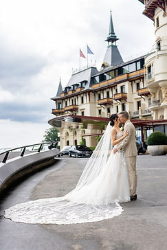 Romantischer Kuss am Dolder Grand Zürich mit langem Schleier.jpg