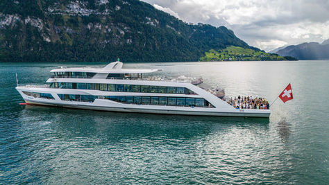 Drohnenaufnahme vom Hochzeitsfotograf Mischa Bättig ms-diamant-hochzeit-vierwaldstaettersee-luzern