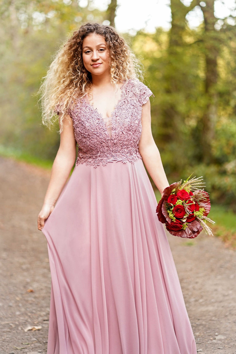 Thumbnail: DEBBY ∣ QS ∣ Lange Dusty Rose Plus Size Bruidsmeisjesjurk