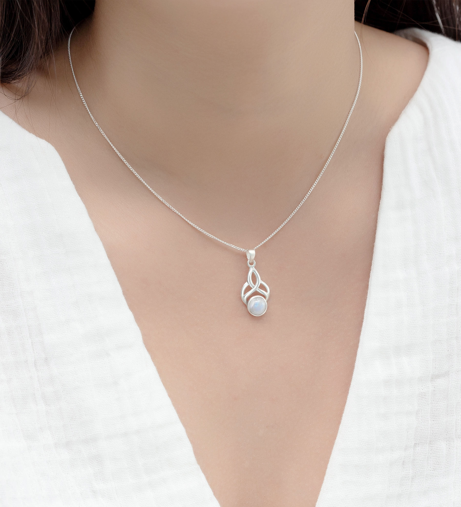 .925 silver gemstone pendant #796 - Rainbow Moonstone