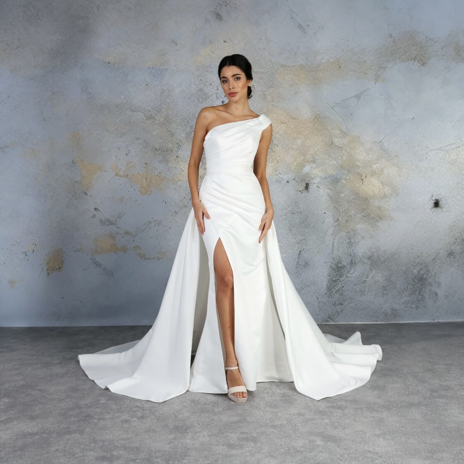 One-shoulder satin wedding dress with detachable train