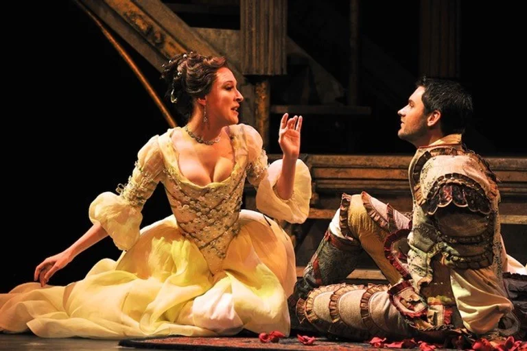 Ava Pine (Cleopatra) and Randall Scotting (Julius Caesar). Photo by Ellen Appel.
