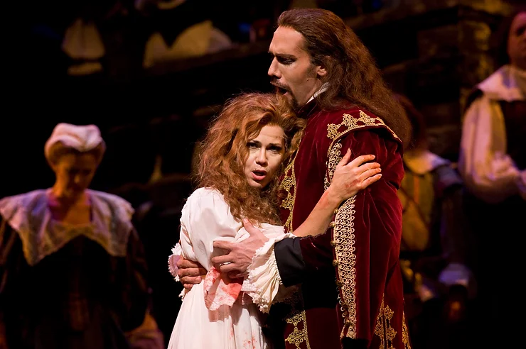 Lucia Ashton (Elizabeth Futral) and Lord Enrico Ashton (Michael Todd Simpson); photo by Ellen Appel.