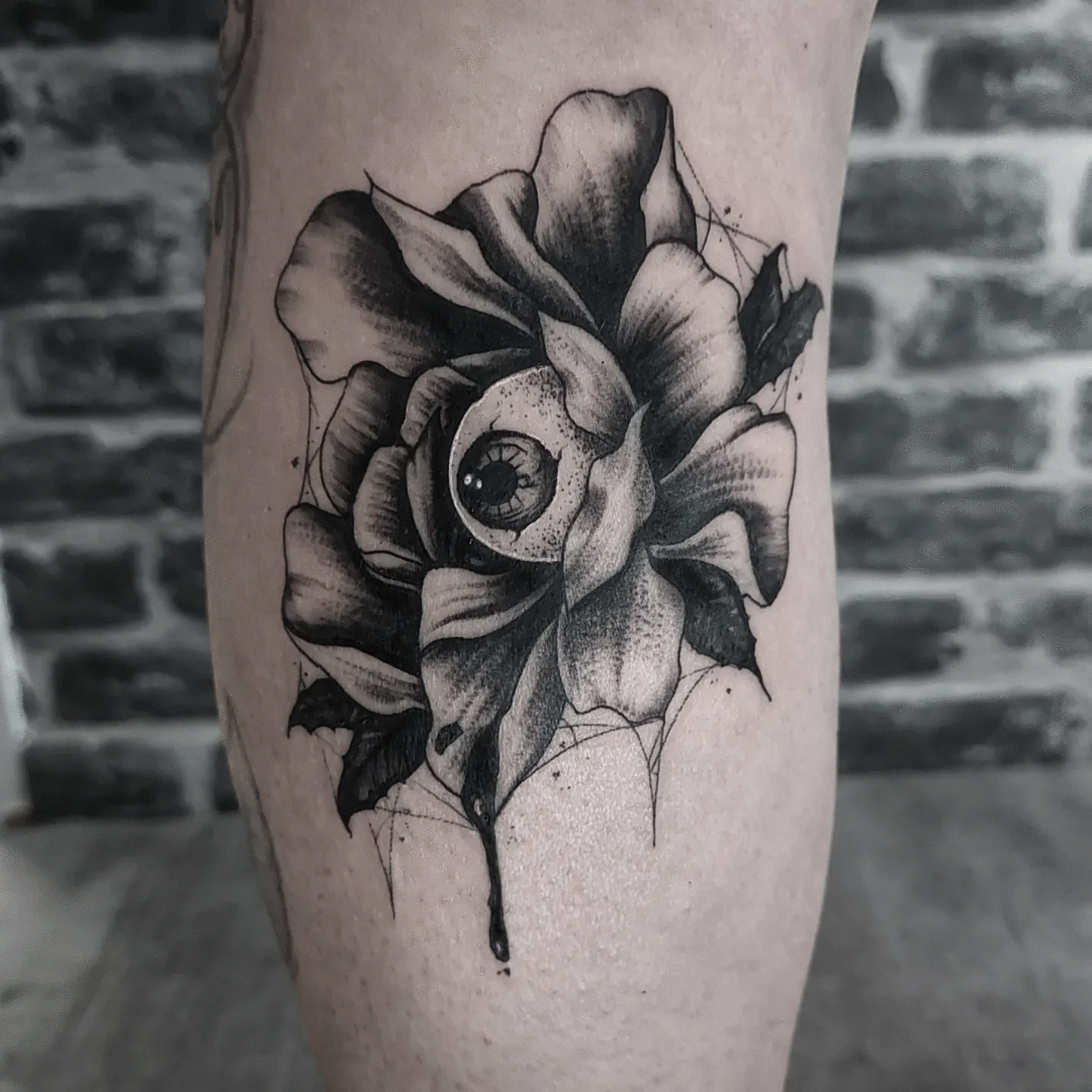 tattoo fleur oeil