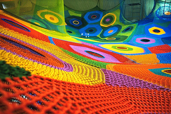 Interactive_Crocheted_Playgrounds_Toshiko_Horiuchi-McAdam_afflante_com_0.jpg