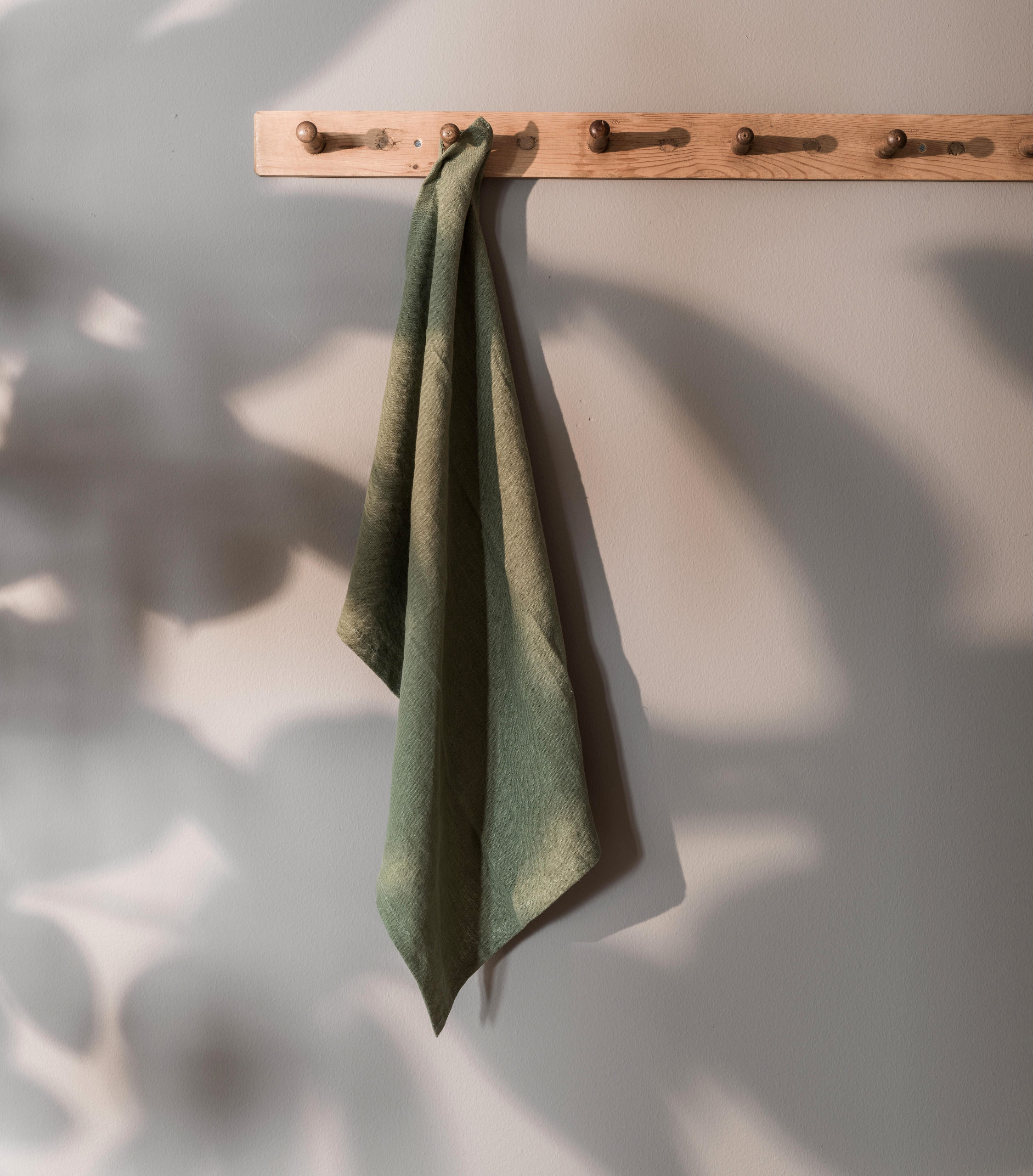 Psyrri Linen Kitchen Towel, Moss Green