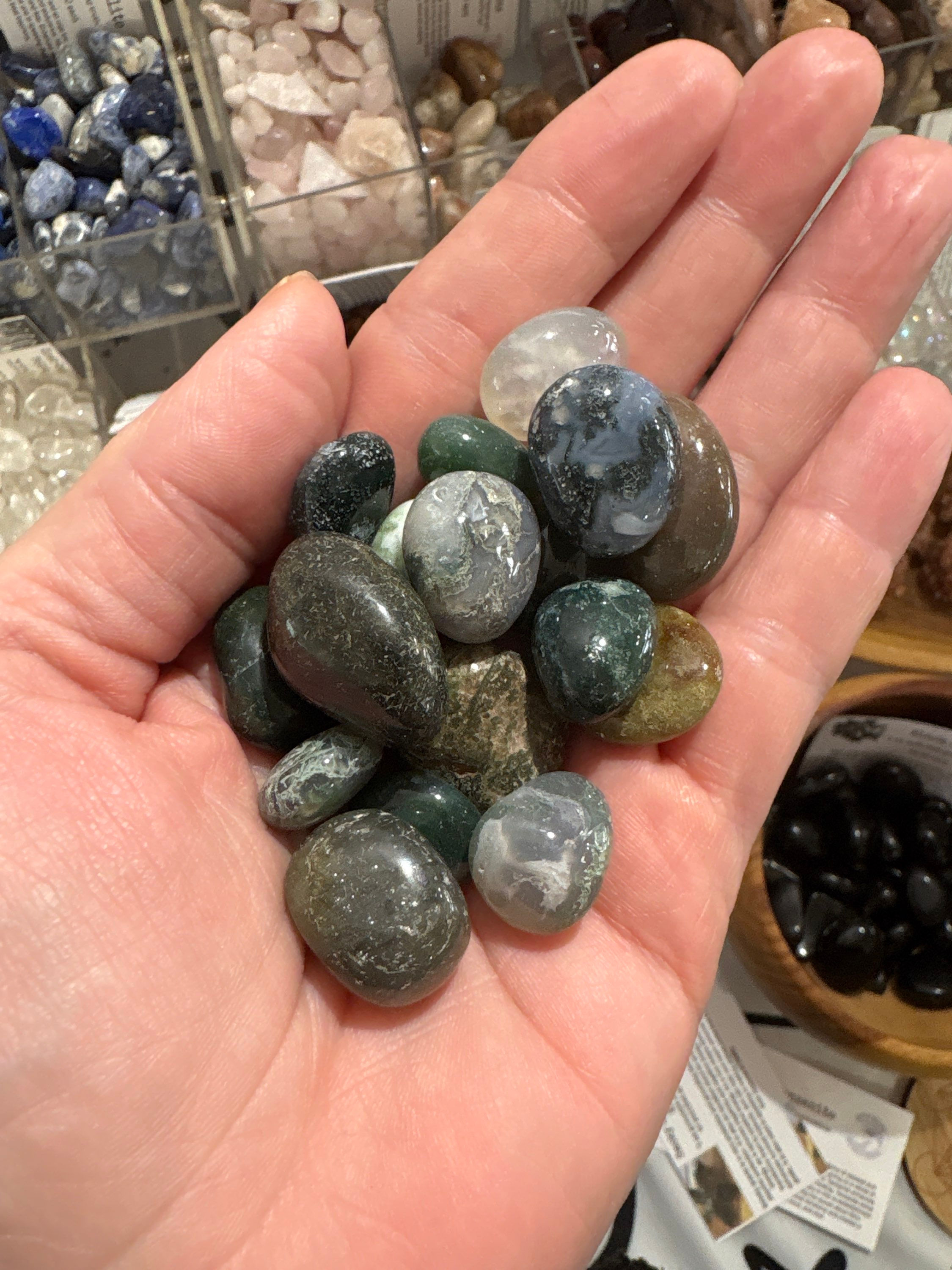Moss Agate small tumbled stones 