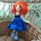 Miniatura: muñeca colorada