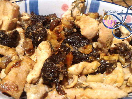 POLLO SPEZIATO CON PRUGNE SECCHE E MANDORLE