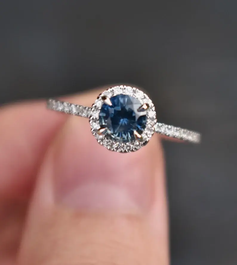 Elegant 18K Solid Gold Ring Featuring Teal Blue Montana Sapphire