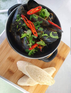 Moules with a Touch of Chilli
