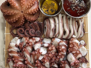 Cicipan Makanan Aneh dan Eksperimental ala Korea