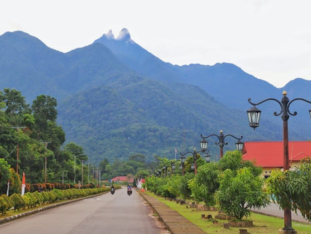Gunung Daik: Ikon Alam Kabupaten Lingga yang Sarat Keindahan dan Legenda