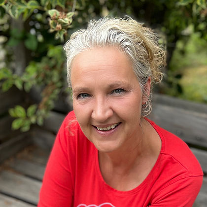 Karen Frey begleitet dich mit Energiearbeit, Healing & Coaching, um Blockaden zu lösen und deine spirituelle Kraft zu entfalten.