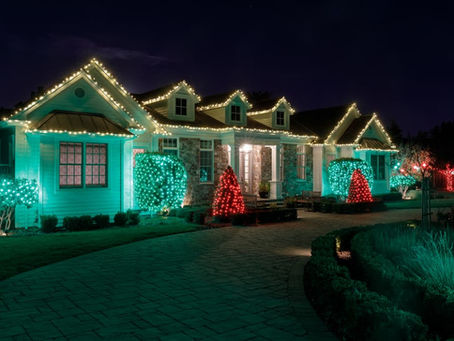 How To Hang Christmas Lights From Your Roof