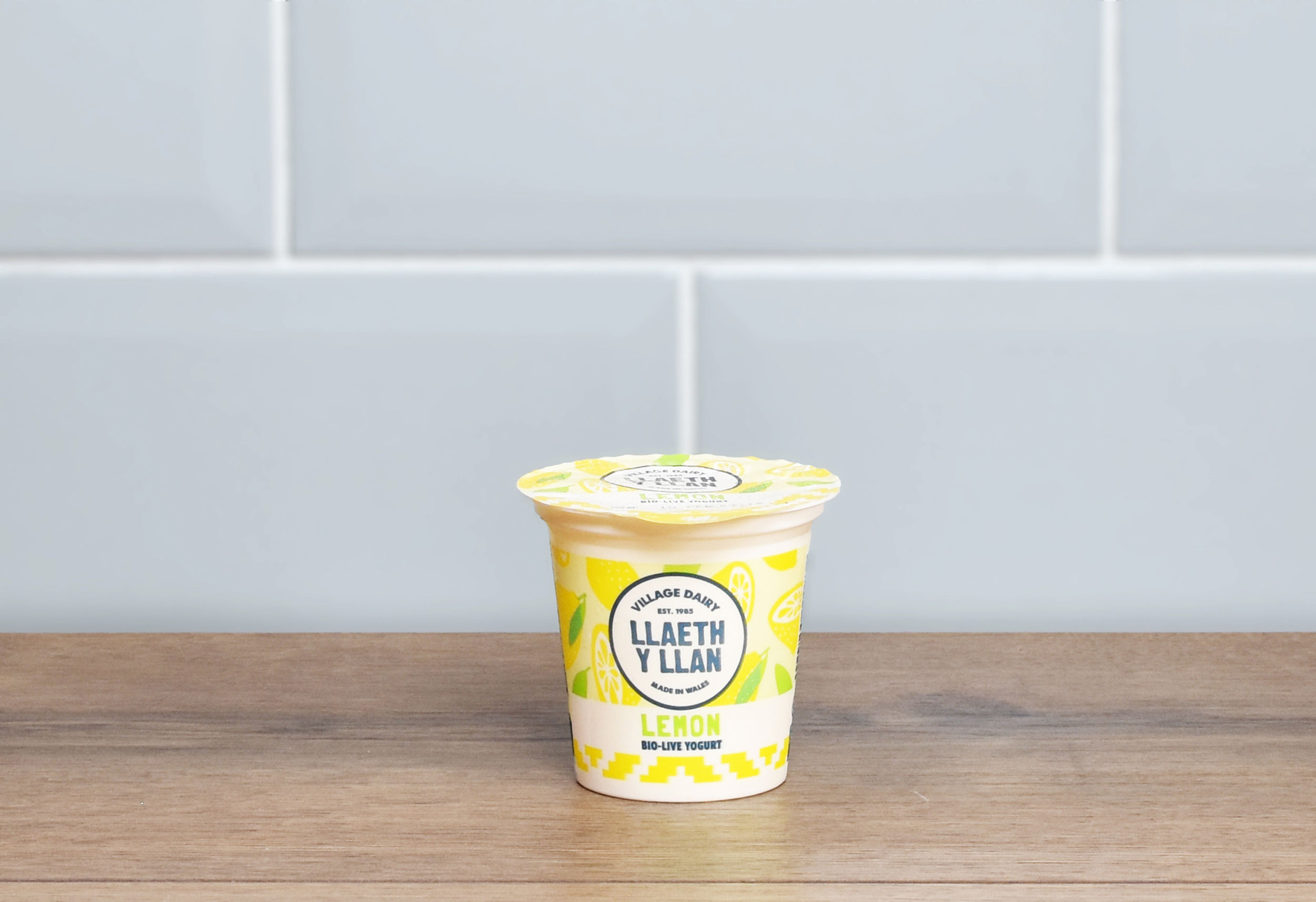 VILLAGE DAIRY LLAETH Y LLAN LEMON YOGURT 125g
