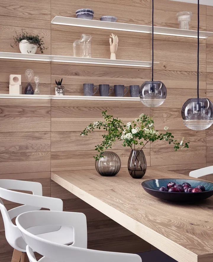 Prise de mesures à domicile pour un projet de cuisine sur mesure à Nice, étape essentielle avant la conception