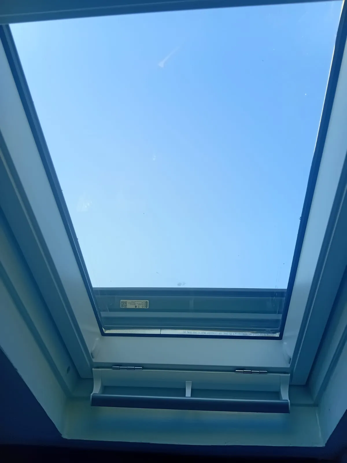 Intérieur maison après installation d’un nouveau VELUX SFT Toitures