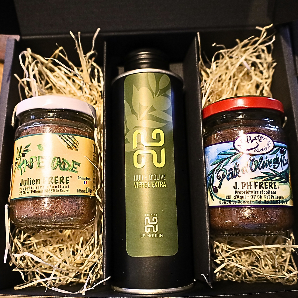 Panier gourmand avec huile d’olive extra vierge et tapenade