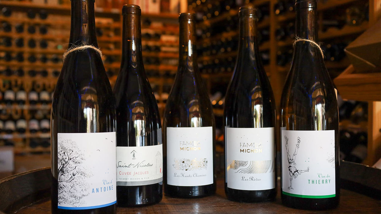 Bouteille de vin rouge des Sables-d’Olonne – Fiefs Vendéens – sélectionnée par la Cave Michel-Ange à Saint-Laurent-du-Var près de Nice