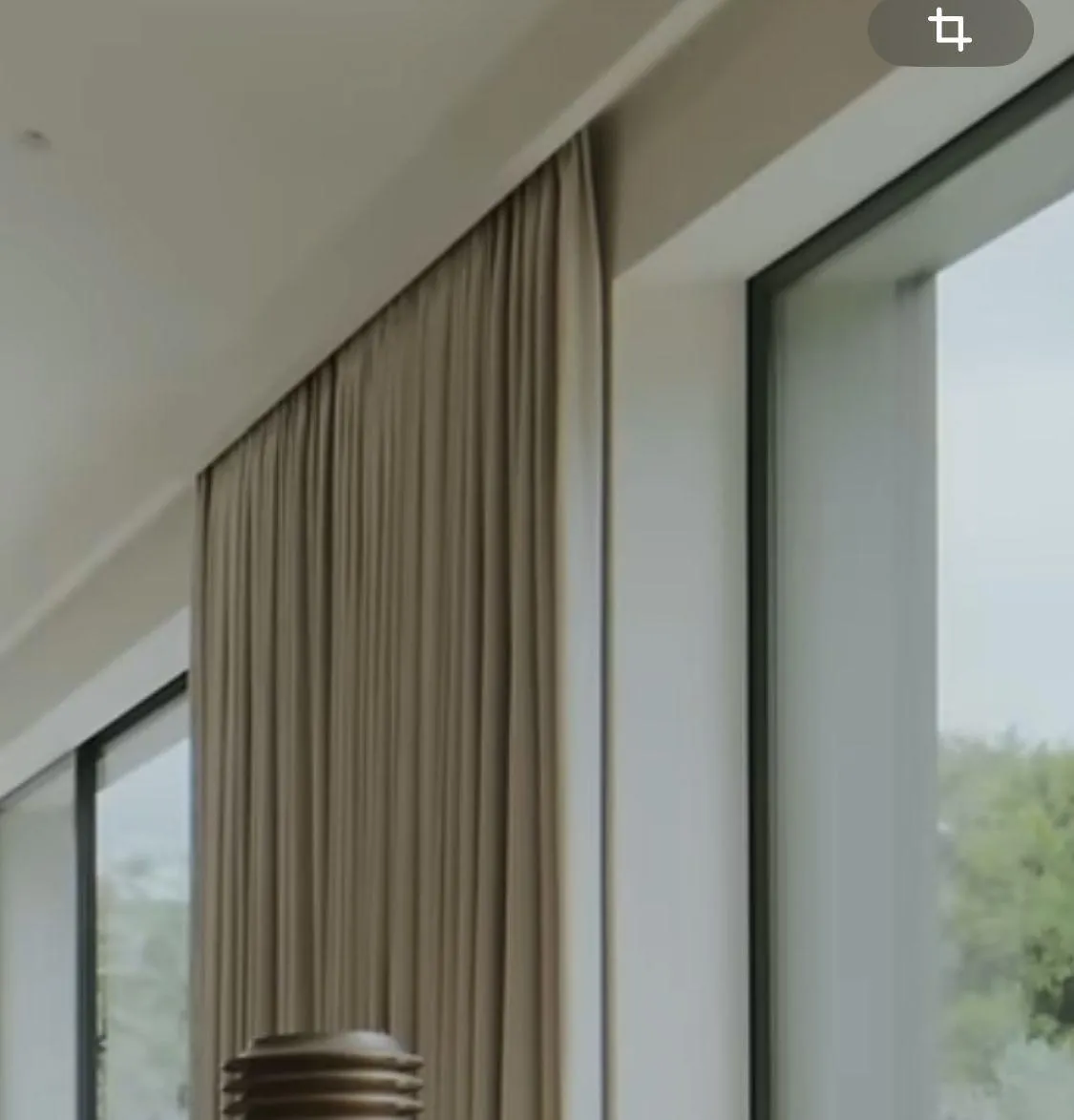 Comparaison de textures et tissus tendances pour voilages modernes