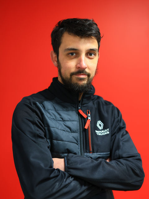 Techniciens Renault Trucks de l’agence Revel