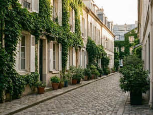 Cobbled lane in Cité Vaneau, 7th arrondissement of Paris – English-speaking nanny job opening, Magic Nannies