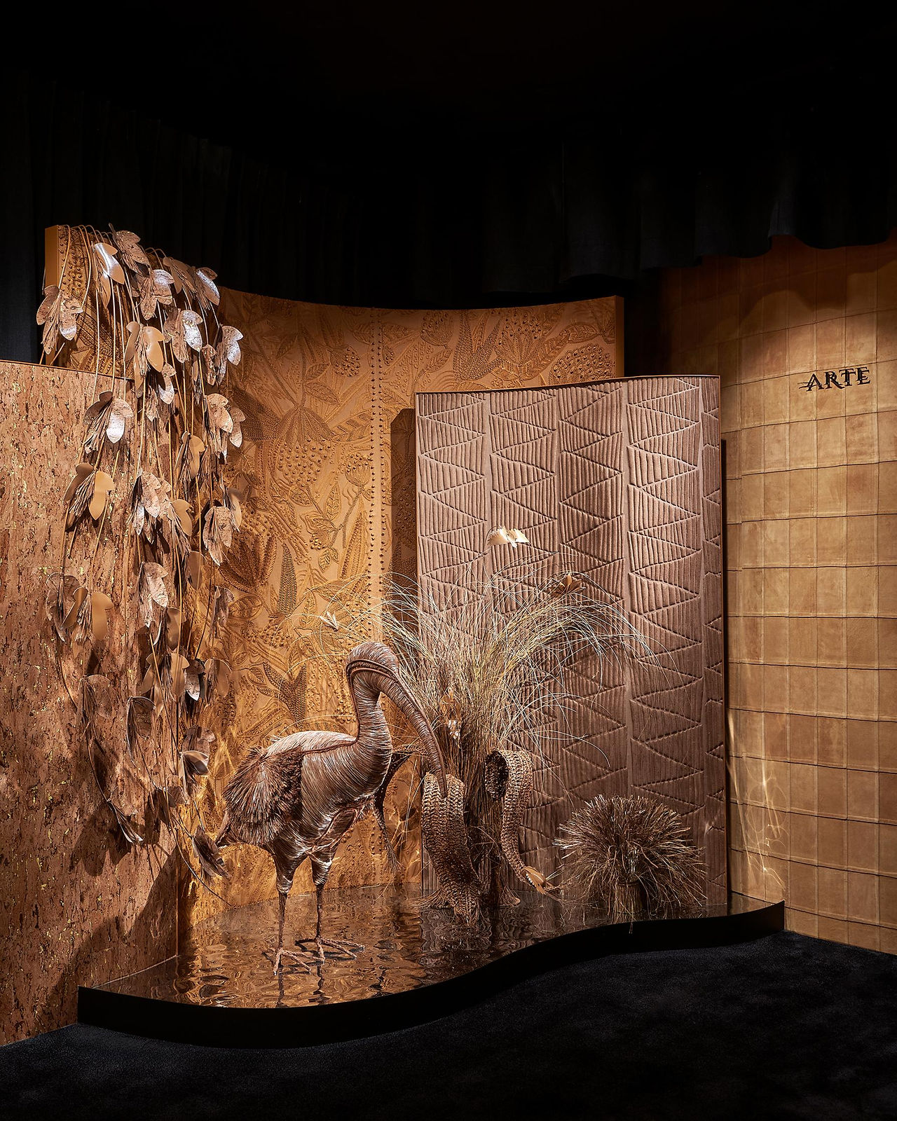 Papier peint Arte effet cuir et liège collection botanique - wall covering disponible à Nice chez Atelier Marceau