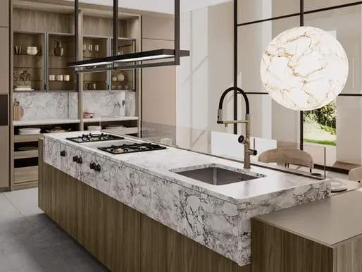 Îlot central cuisine IDEA LEICHT avec plan de travail effet marbre et façades résistantes aux rayures à Nice