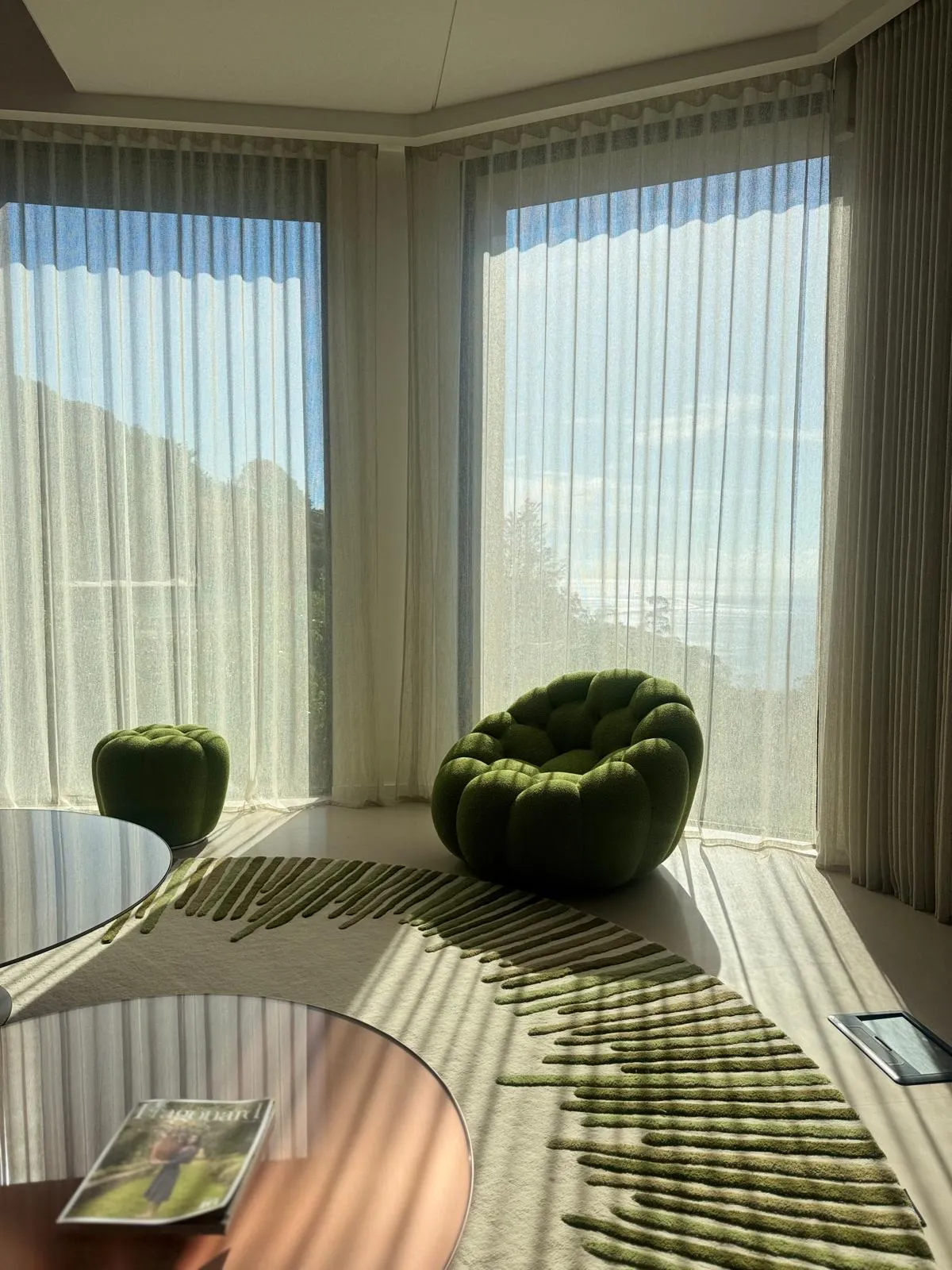 Tissus légers en lin et coton utilisés pour des voilages design