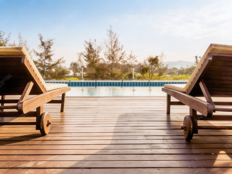 Swimming pool of a prestigious property rented out while it is on the market in Cannes or Antibes