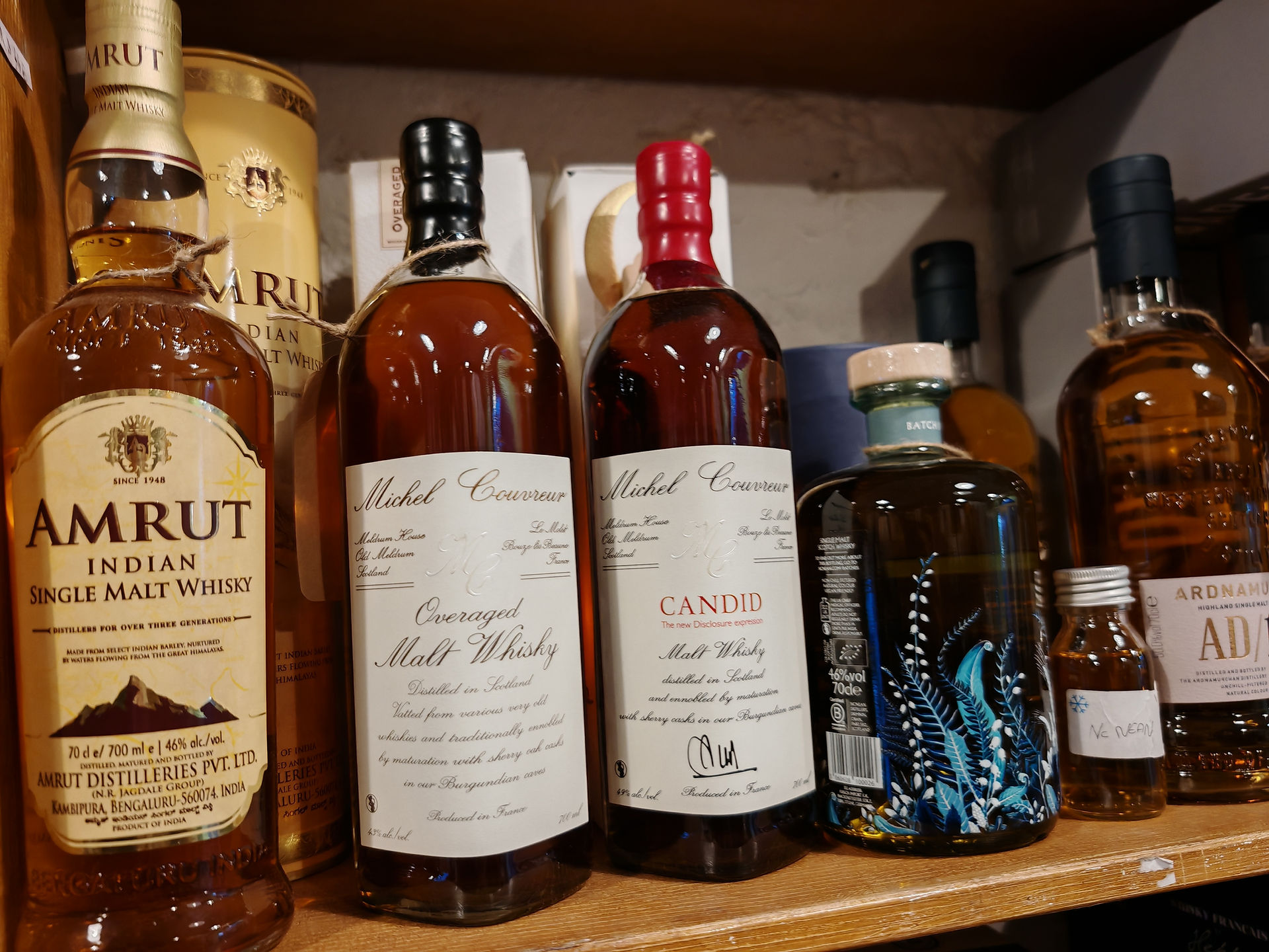 Single malt whisky på flaska – premiumutbud på vinbutiken La Cave Michel-Ange i Saint-Laurent-du-Var